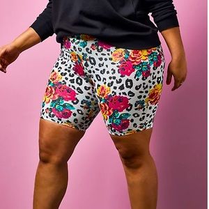 🏖 BETSY JOHNSON BIKER SHORTS